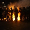 "Svi će biti identifikovani i procesuirani!" Oglasilo se VJT posle napada na policiju u centru Beograda