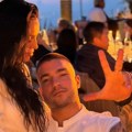 Šijanovi uživaju za sve pare! Nestvaran pogled iz hotela, Bojana sedi u krilu Mirku: Sa njima na putu je i ona