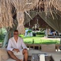 Дуго је желео да оде са Балкана: Српски водитељ поручивао да ће све да распрода, па се сад огласио са тропске локације…