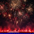 Nišlije pružile podršku Vučiću, vatromet, baklje i povici odjekivali gradom: "Hvala za dva mandata, podrška za mesto premijera"…