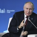 Putin: Zapad je sankcijama pokušao da udari na Rusiju, ali je kaznio samog sebe!