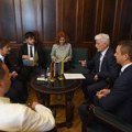 Brnabić ambasadoru: Srbija pridaje poseban značaj odnosima s Ukrajinom, nada se miru