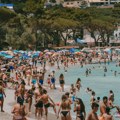 "Braća grci deru, na boga ne misle!" Srbi završili na plaži na Tasosu - kad je stigao račun pozlilo im, da l' je moguće…