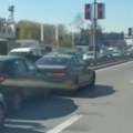 Egzodus beograđana na adu ciganliju: Počele gužve, evo u kojim delovima grada je već kolaps: Na Autokomandi još i lančani…