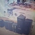 Neverovatan snimak krađe u Lazarevcu: Kolima uleteli u izlog prodavnice