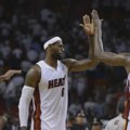 Lebron ne može bez "velike" trojke, da li je ovo centar za titulu Lejkersa? Šta su opcije?