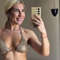 Skinula se Jovana Jeremić: Voditeljka se snimala u bikiniju, pa pokazala čime raspolaže: "Idem da sunčam izvajano zmijsko…