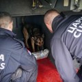 (Foto) u šleperu pronađeni kineski državljani: Policija na graničnom prelazu "Bezdan" ostala šokirana kad je otvorila tovarni…