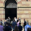 Ivica Dačić na sahrani Den Tane: Ministar unutrašnjih poslova izjavio saučešće ženi i ćerkama (foto, video)
