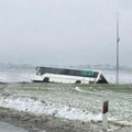 Prevrnuo se Putnički autobus! Drama u Novoj Pazovi: Sleteo sa puta u jarak