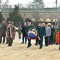 Položeni venci na groblju Oslobodilaca Beograda povodom Dana branioca otadžbine /foto/