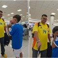 Sin ispraćao oca na Mundijal, pa čuo nešto zbog čega je u trenutku zaplakao! Ovo može samo fudbal! Pogledajte emotivne scene…