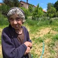 Baka Matija (87) ustaje u 5:00, radi na njivi po ceo dan i ima jasnu poruku za mlade: "Ja bih te noćne lokale u ponoć…