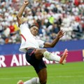 VAR se opet ne primenjuje na superzvezde: Džud Belingem je morao da dobije crveni karton (FOTO)