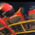 Jeziv incident u luna parku: Žena ispala iz rolerkostera, pa pala na beton: Posetioci ostali šokirani prizorom