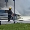 Гори "фиат" на бензинској пумпи у Миријеву Ватрогасци на терену, густи дим куља из возила (видео)