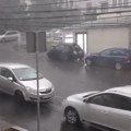 Potpuni haos u Beogradu Jak grad i oluja iz Obrenovca i Lazarevca (video)