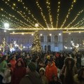 Jedni – „ne ponovila se ova godinaˮ, drugi – „bila je odličnaˮ: Doček Nove 2024. u Kragujevcu (VIDEO)