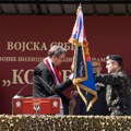 Vučić predao vojnu zastavu komandantu Kobri, najavio ulaganja u vojsku i veće plate vojnicima