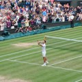 Novak "played the violin" again - he also had a message for the audience VIDEO