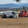 Vatrogasci i piloti iz Srbije u gašenju požara u Severnoj Makedoniji izbacili 30 tona vode