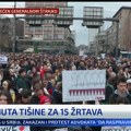 Radnici Kliničkog centra i niškog dopisništva RTS-a izašli ispred svojih zgrada i pružili podršku protestima