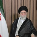 (Foto) „Nismo naneli štetu nikome!“ Hamnei oštro odbrusio: Iran neće trpeti agresiju, niti će se pokoriti bilo kome