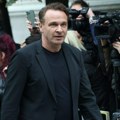 Ko je Enis Bešlagić, glumac koji je pokrenuo inicijativu „Srcem za Halida“