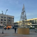Постављена новогодишња јелка од 30.000 евра