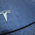 Tesla pod istragom zbog autonomnih vozila, a priprema prodaju automobila bez volana i nožnih komandi