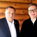 Vučić se sastao sa Dodikom: Razgovarali o vojnom savezu Zagreba, Prištine i Tirane