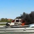 (Video) Gori automobil na "Milošu Velikom" kulja gust crni dim: Saobraćaj usporen