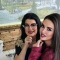 Duga crna kosa, tanak struk i obline, a diplomirala fiziku: Zbog ćerke naše folkerke muškarcima staje pamet, pozira sa…