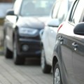 Sve češće su svađe oko parkinga ispred zgrade. Da li taj prostor pripada svima ili ga neko može „zadržati“ za sebe?