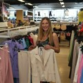 Pevačica radi u kineskom tržnom centru Zarađivala novac prodavajući intimne fotke, pa donela odluku: "Treba mi kontakt sa…