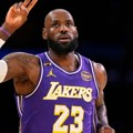 Bomba iz NBA! LeBron ne završava karijeru! Kralj menja tim, poslao poruku Lejkersima koja je sve šokirala