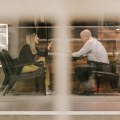 Plašite se novog početka u srednjim godinama? Ova odluka može da vam promeni život iz korena, samo se treba pažljivo pripremiti…