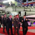 Kim Džong Un pokazao Šojguu najnovije naoružanje - dronove, tenkove i zabranjene balističke rakete