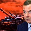 "Nastavljamo da čistimo bez osvrtanja" Medvedev ne mari za mirovne inicijative, uputio oštru poruku Zapadu