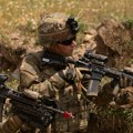 Balkanska zemlja se sprema za: Rat?! Od Amerike stiže oružje vredno 620 miliona, uključujući moćni sistem za obaranje dronova…