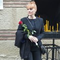 Smrtni slučaj pogodio aleksandru Kovač Pevačica se oprostila potresnim rečima: "Zauvek će biti tu"