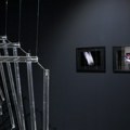 Stručno vođenje kroz izložbu “S one strane ogledala” arhitektinje Odil Dek u Galeriji DOTS