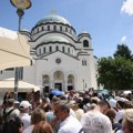 "Čekala sam 14 sati, onesvestila sam se ispred Hrama", poznata Srpkinja više od pola dana čekala da vidi Bogorodičin pojas