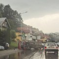 Ivanjica – Prevrnuo se traktor kod NIS-ove pumpe, lakše povređeni učesnici