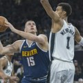 Mladi Francuz „isprovocirao“ Jokića pa dobio zakucavanje u lice, Denver prebrodio Sparse