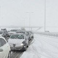 Apel vozačima da budu oprezni zbog moguće poledice