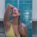 Sara Jo se snimala tokom tuširanja: Pevačica (31) podelila sve javno i pokazala obline: Mreže se usijale