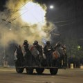 Neredi u Beogradu, bačeni suzavac i šok bombe