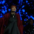 Josipa Lisac u osmoj deceniji oduševila Beograđane: U prepoznatljivom stilu otpočela koncert u prepunom Sava Centru (FOTO)