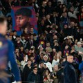 Аууу, каква провокација! Навијачи Барсе "пецнули" љуте ривале! Стадионом се орило - "Ћаби остани"